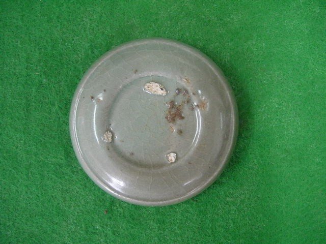 청자 흑백상감 국화문 음각 향합