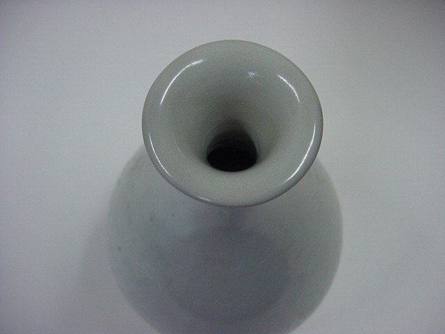 백자주병