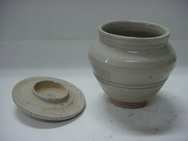 백자 뚜겅있는 소호