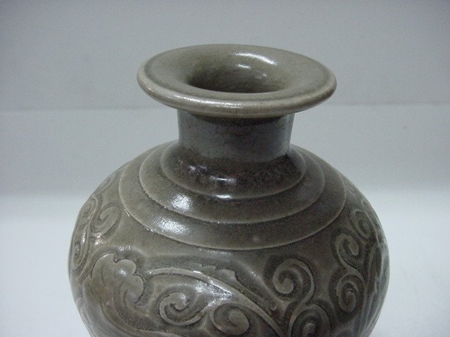 청자 양각화문 주병