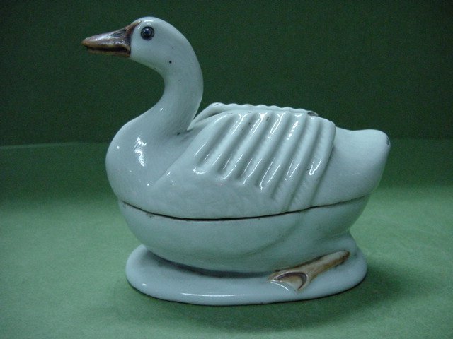 황유 오리형 도자기