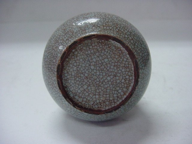 백자 귀달린 빙열문 소주병