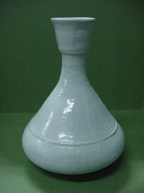 특이한 백자주병