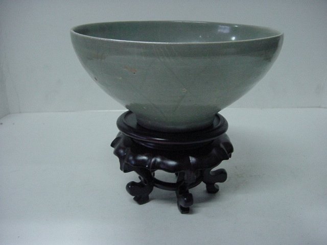 청자 음각 모란문 완