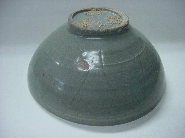 청자 음각 모란문 완