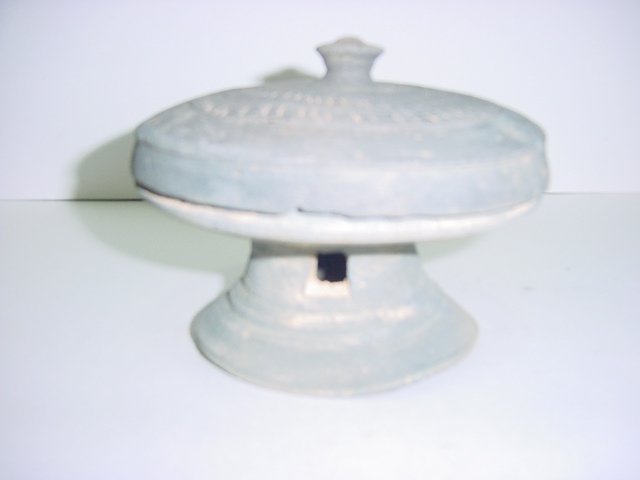 토기굽다리 접시 와뚜겅