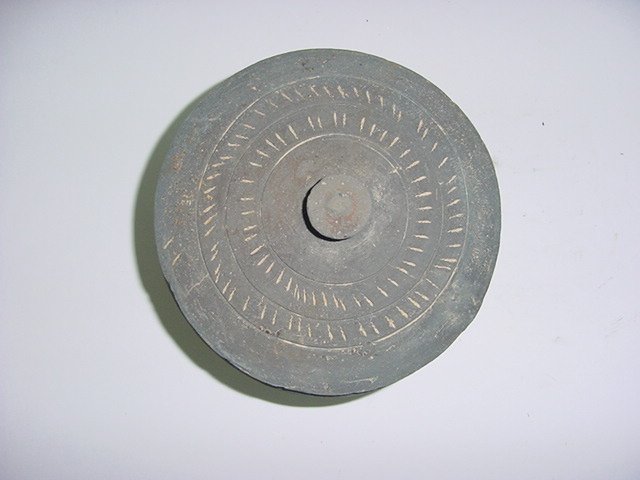 토기굽다리 접시 와뚜겅