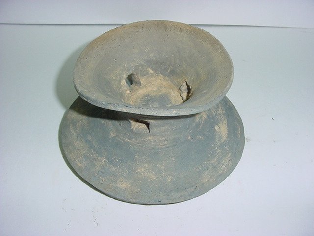 토기굽다리 접시 와뚜겅