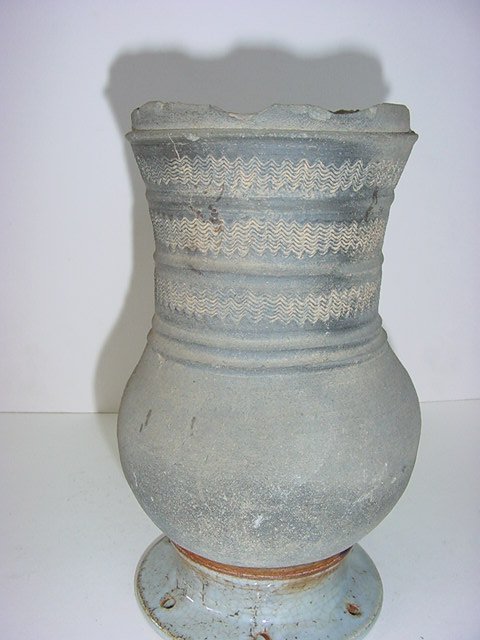 토기 삼단물결문목긴호