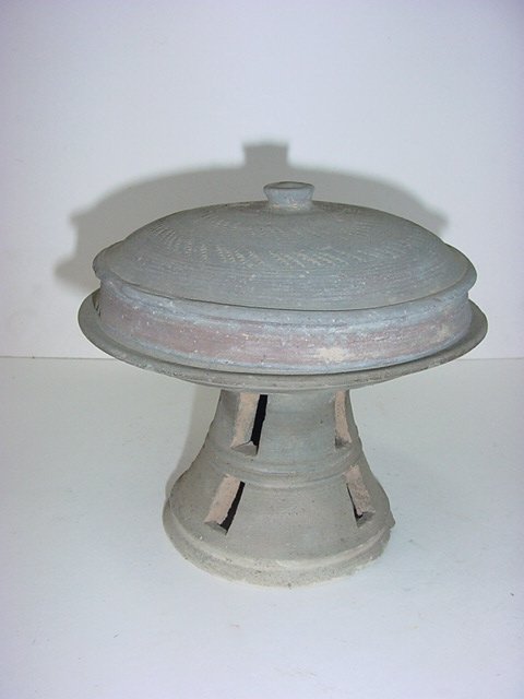 토기굽다리접시와 뚜겅