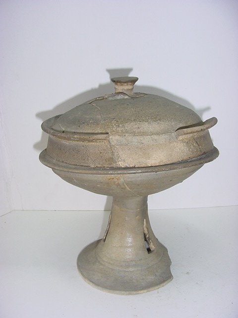 토기굽다리접시와 뚜겅