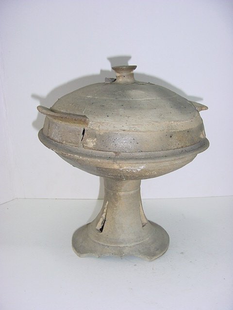 토기굽다리접시와 뚜겅