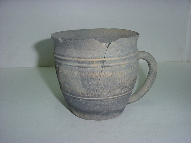 토기물결문 크라운잔