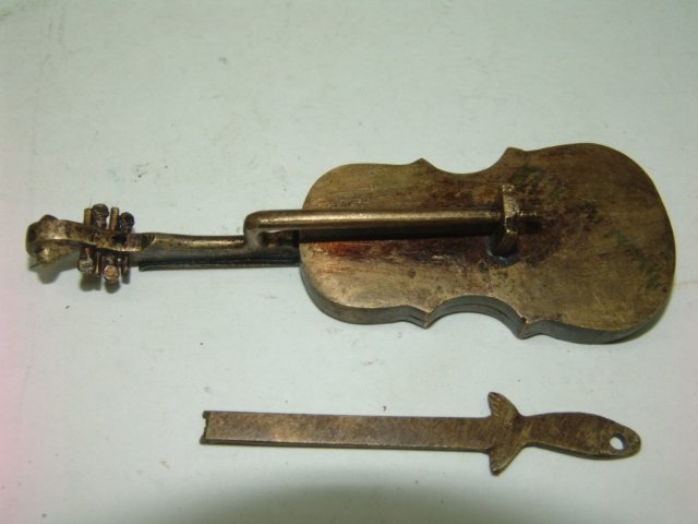 청동 바이올린 열쇠