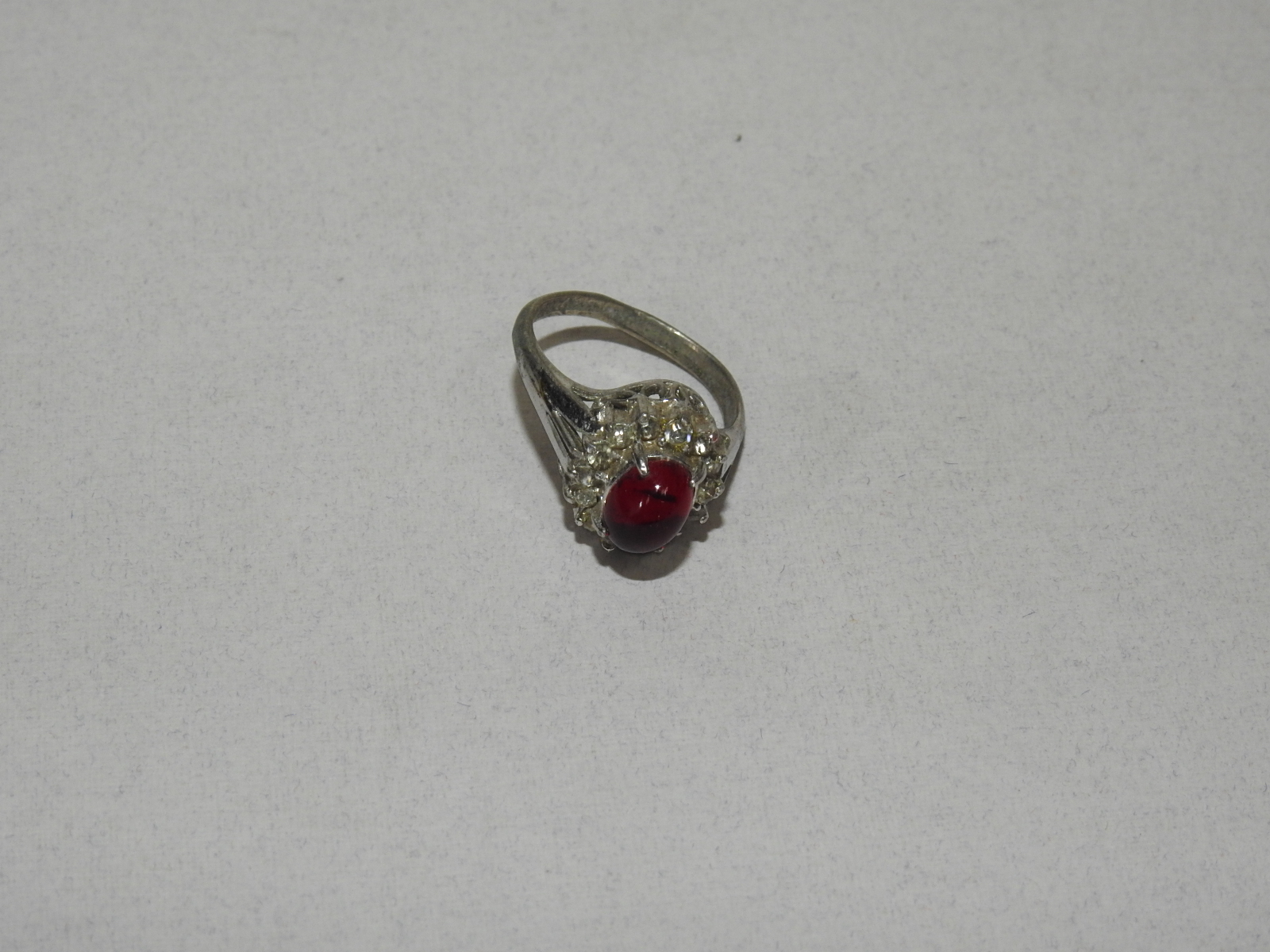 17-보석이 장식된 반지