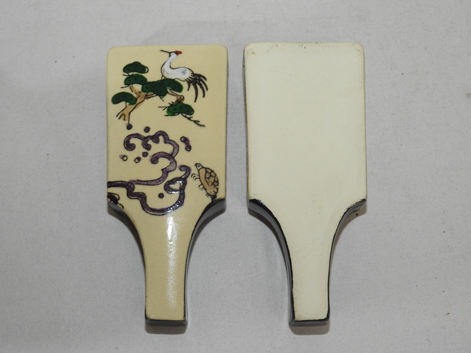 사스마 분청자 부채모양노송학문 향합