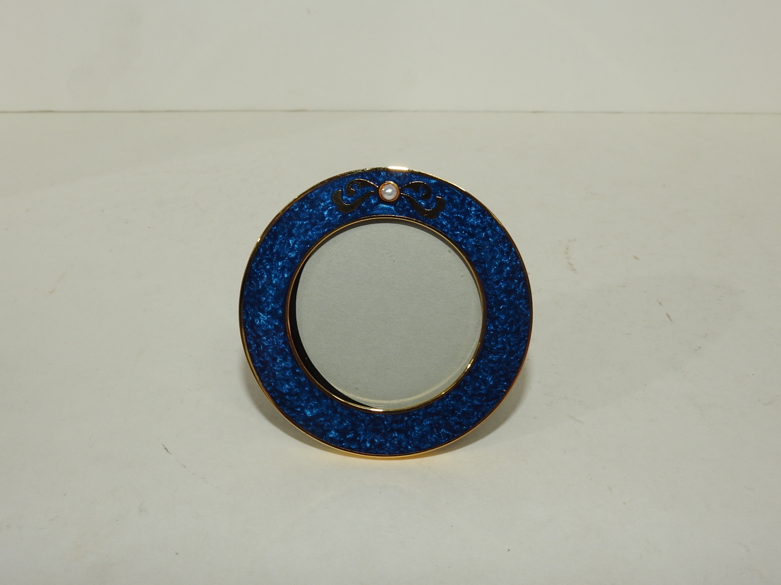 미키모토 청동에 진주가 장식된 액자