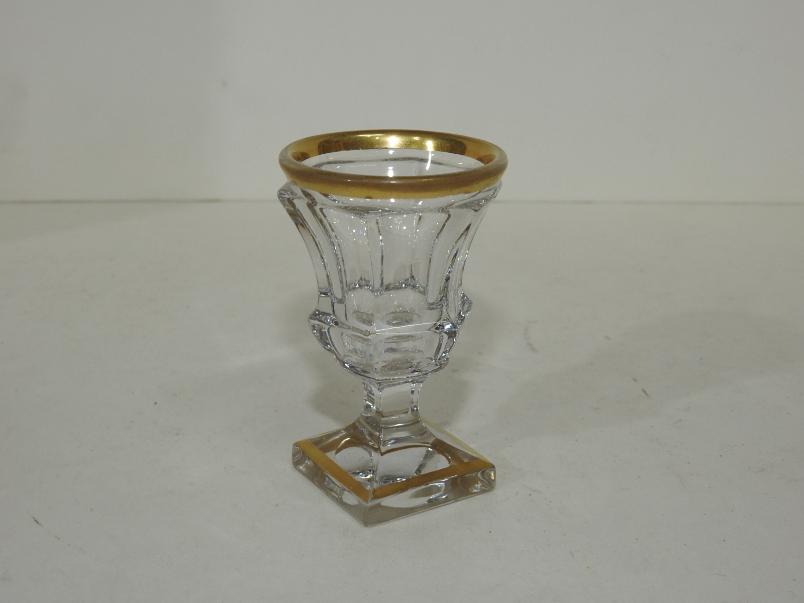 크리스탈 금채 트로피모양 잔