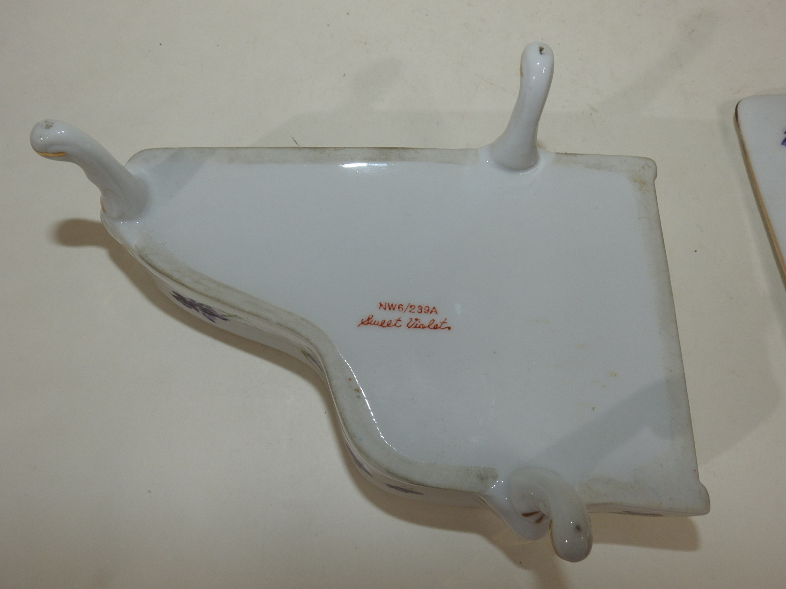 영국산 청화백자화문 피아노모양 합