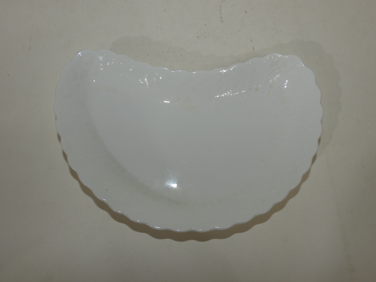 나루미 본챠이나 양각화문 완