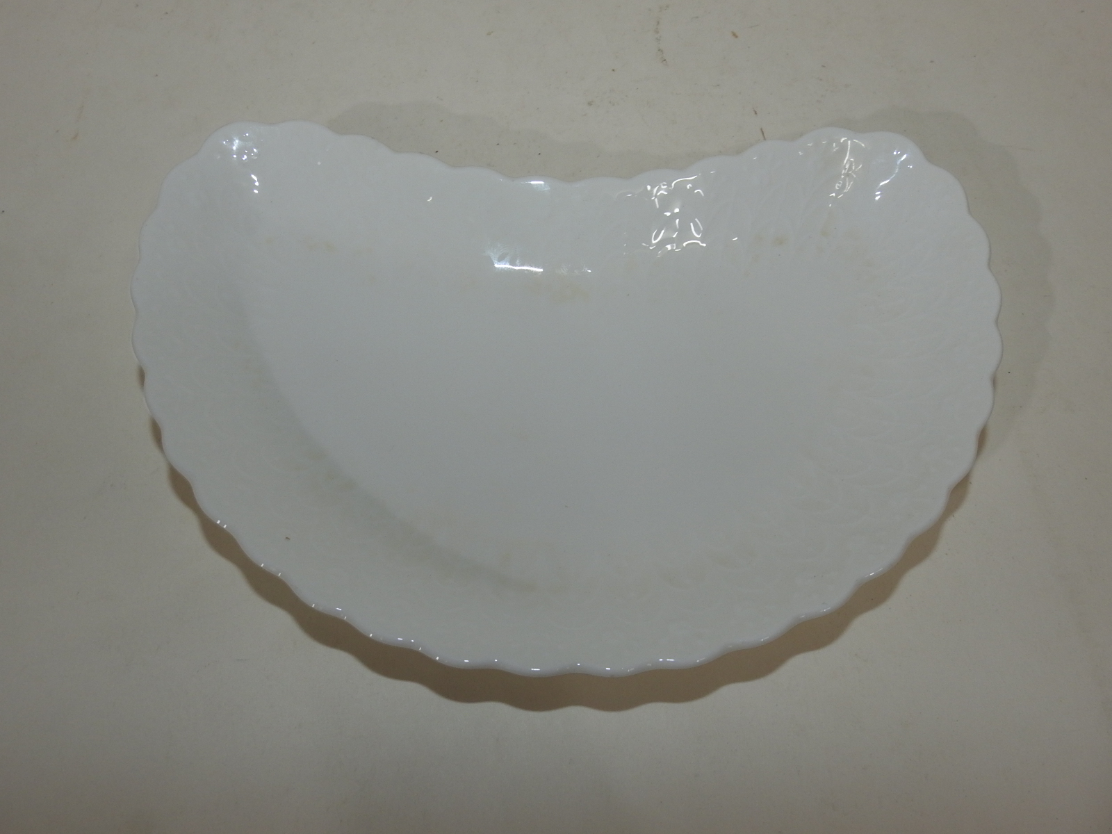 나루미 본챠이나 양각화문 완