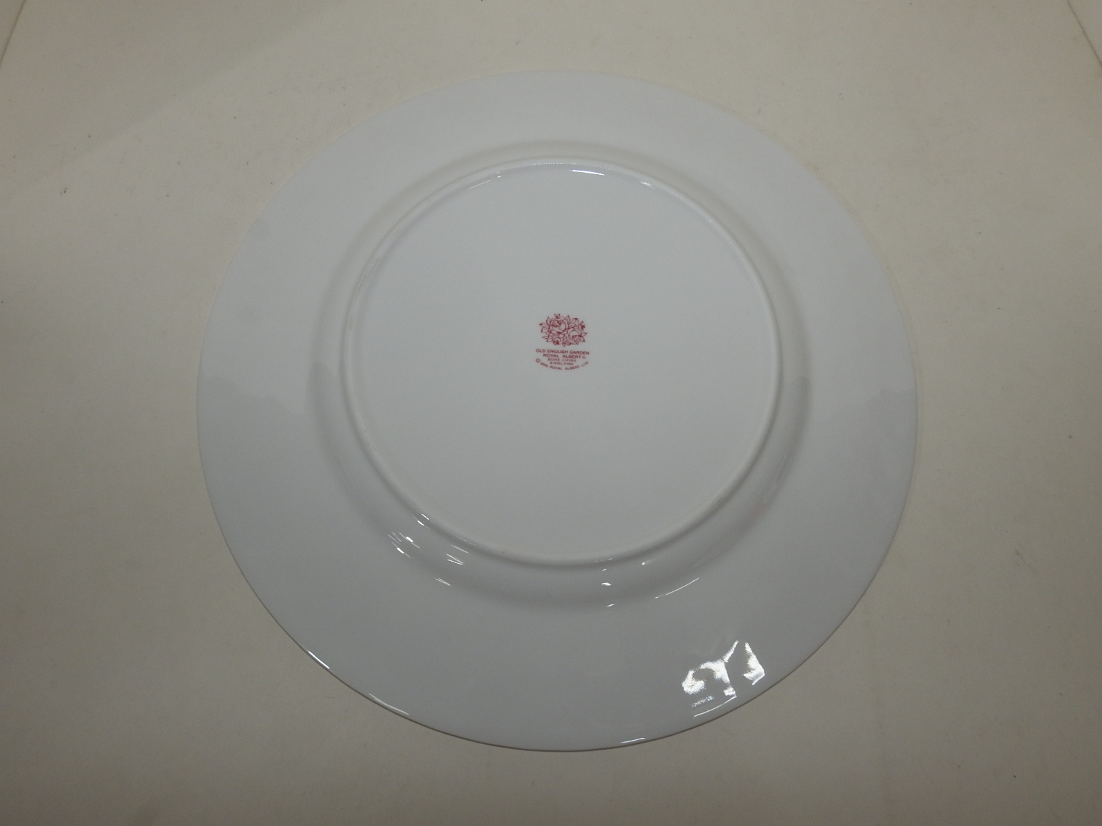 영국산 로얄덜튼 본챠이나양각화문 대완