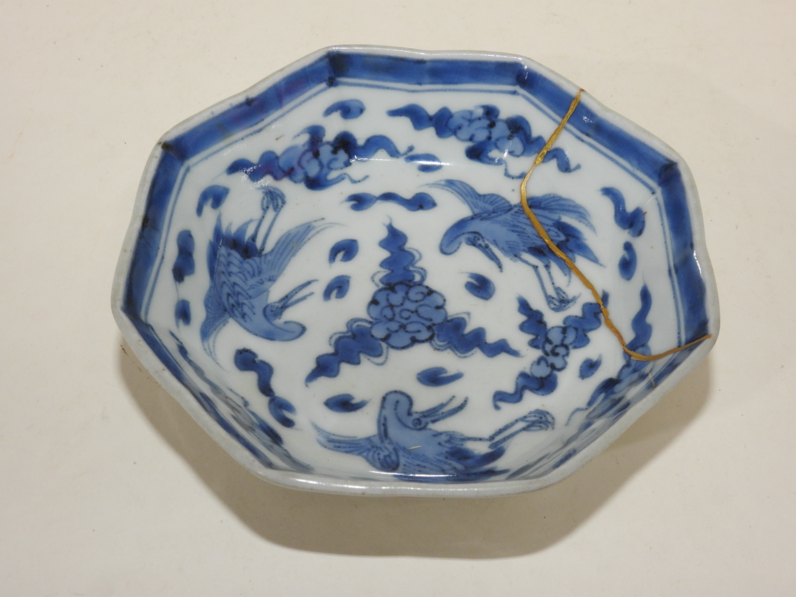 100년이상된 양촌이마리 청화백자 학문 팔각완