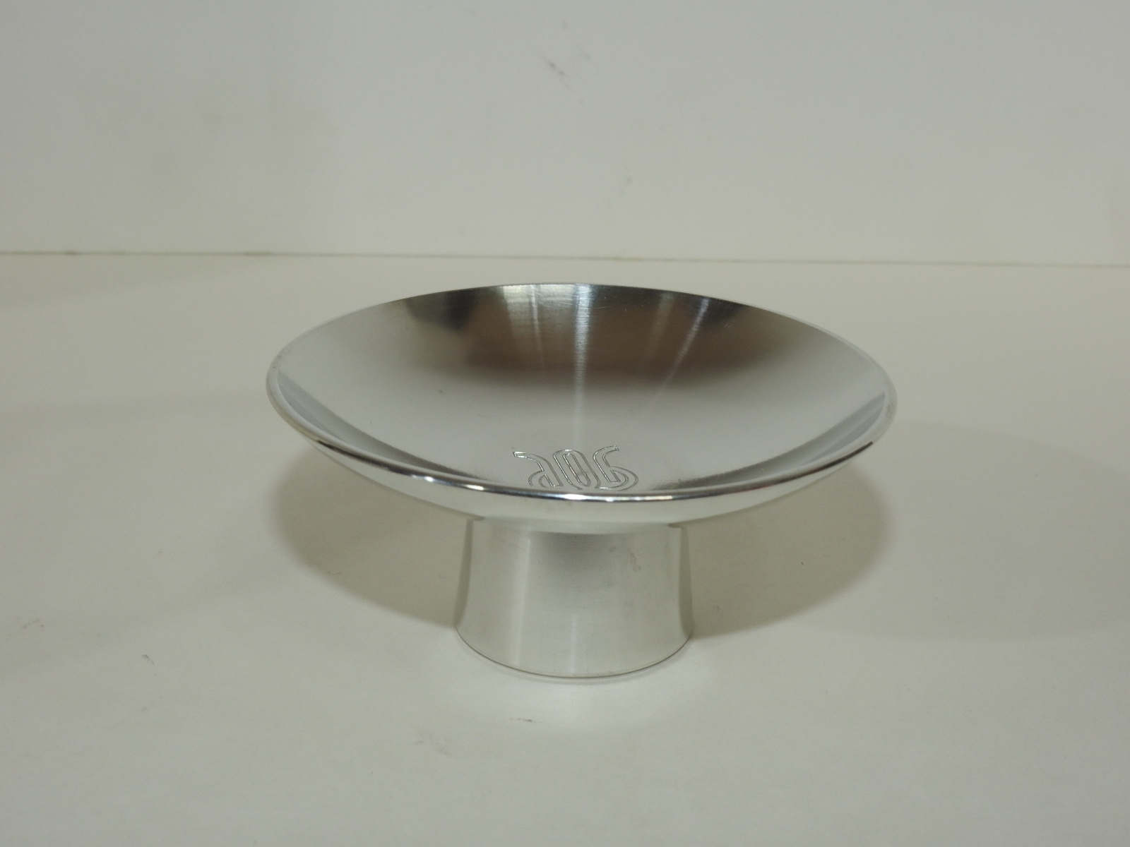 주석으로된 미사용 잔