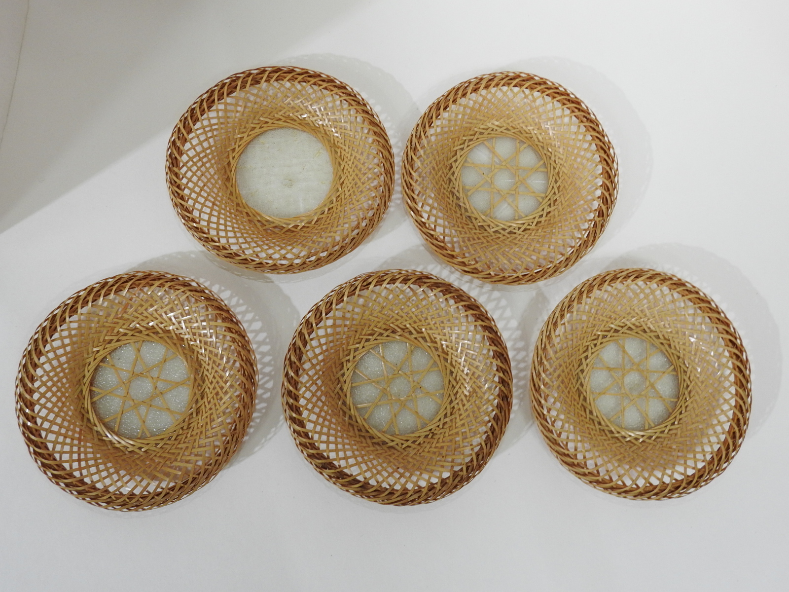 대나무로된 유리바닥이 있는 차탁5점