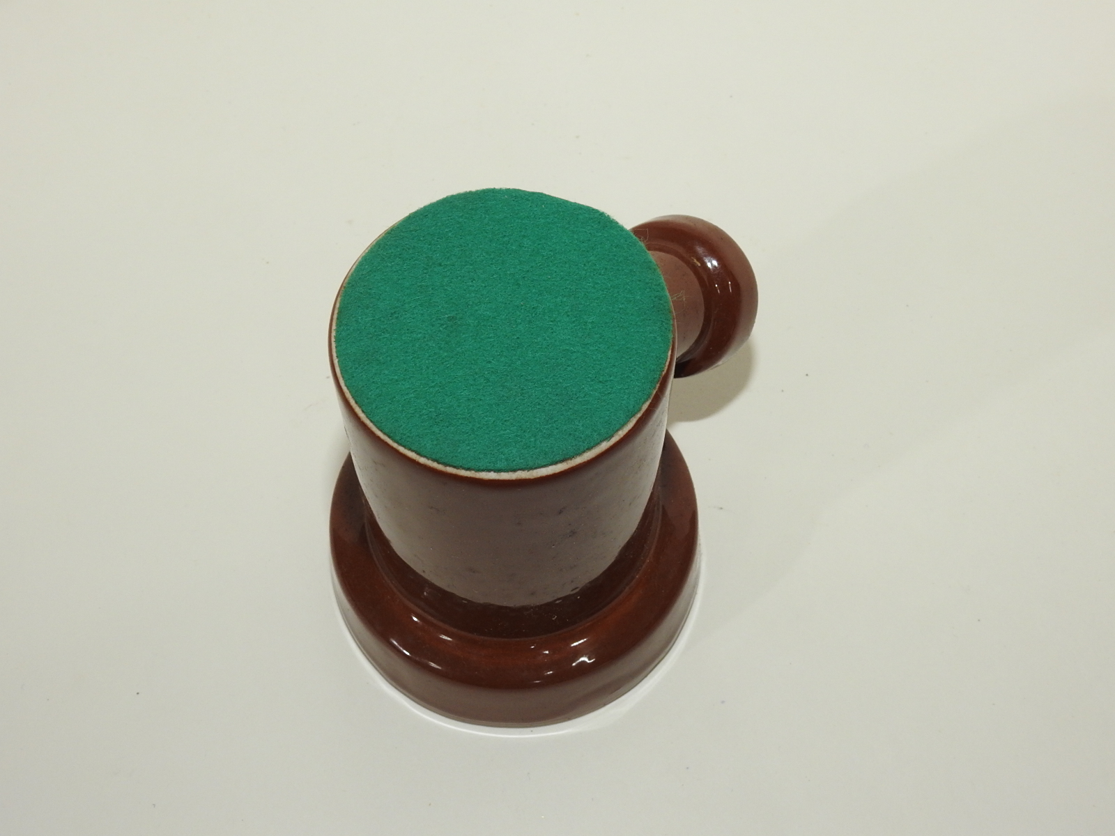 특이한 모양의 청자 주자호