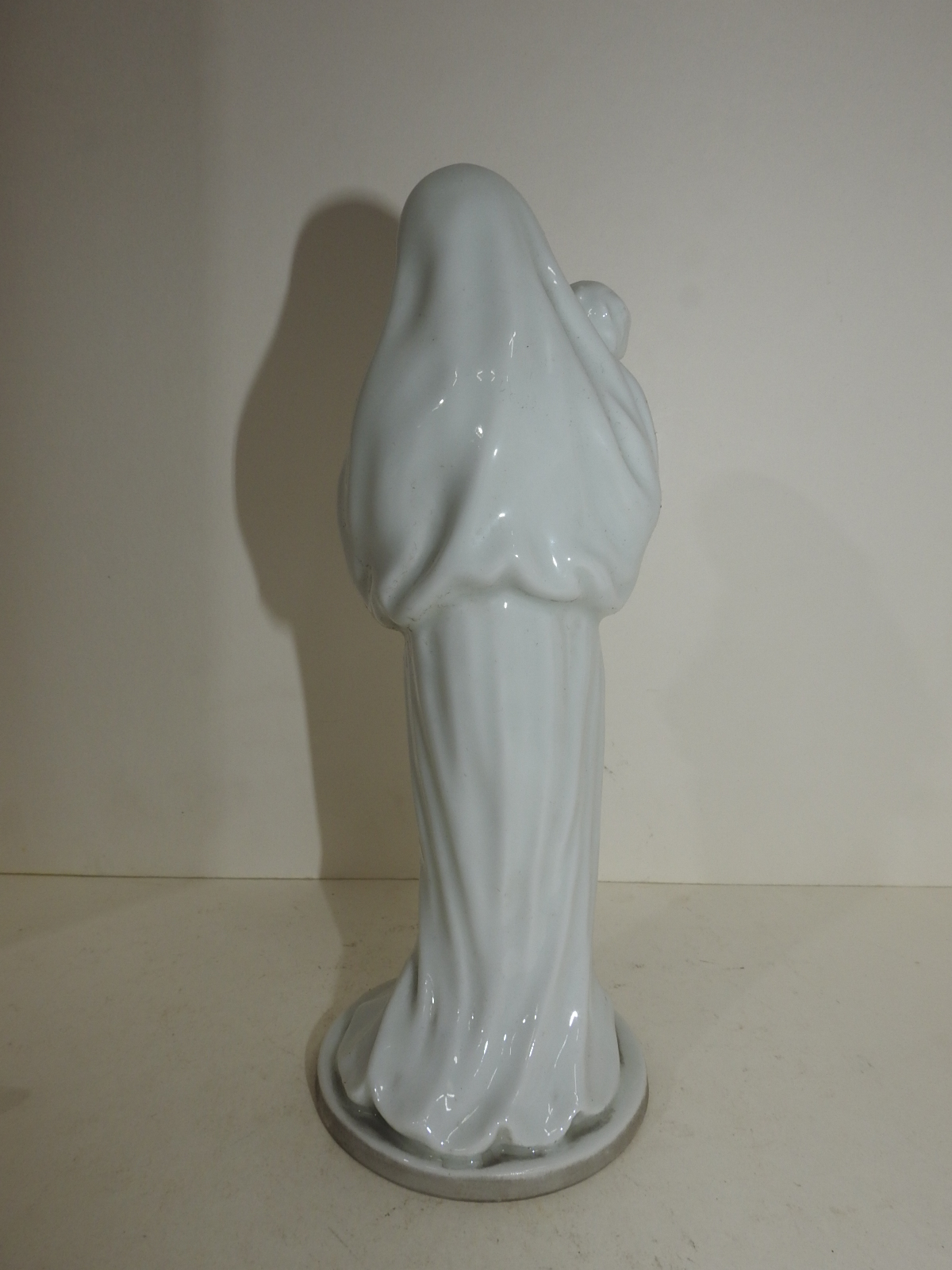 백자 성마리아 조각상