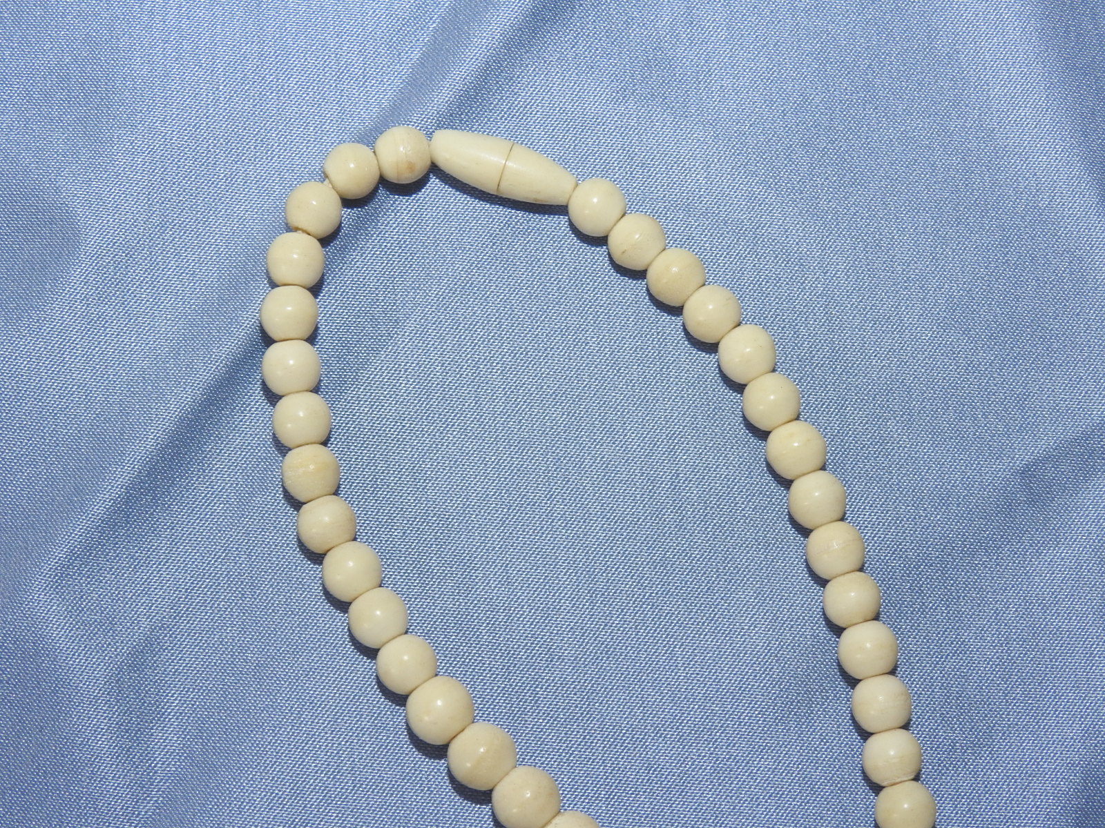 우각재질로된 목걸이