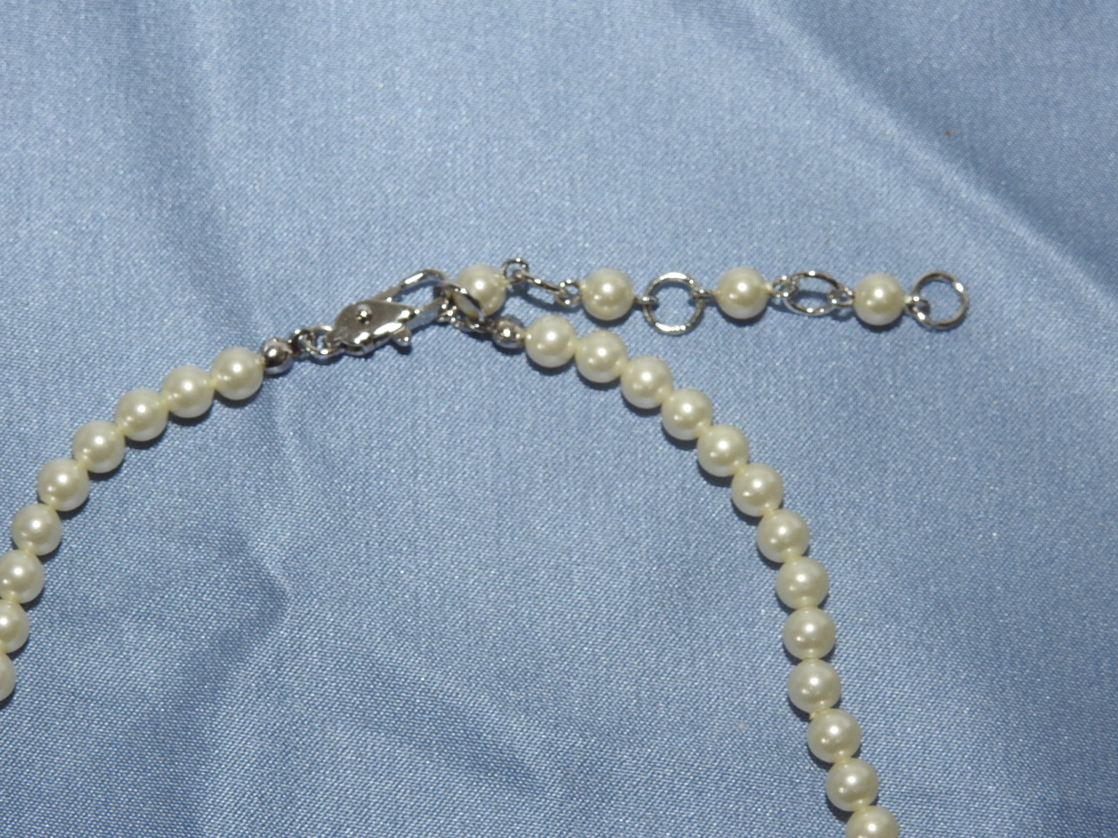 진주모양 목걸이