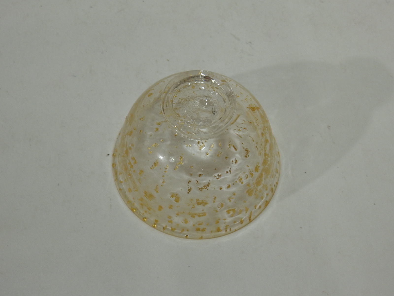 유리에 순금채된 잔