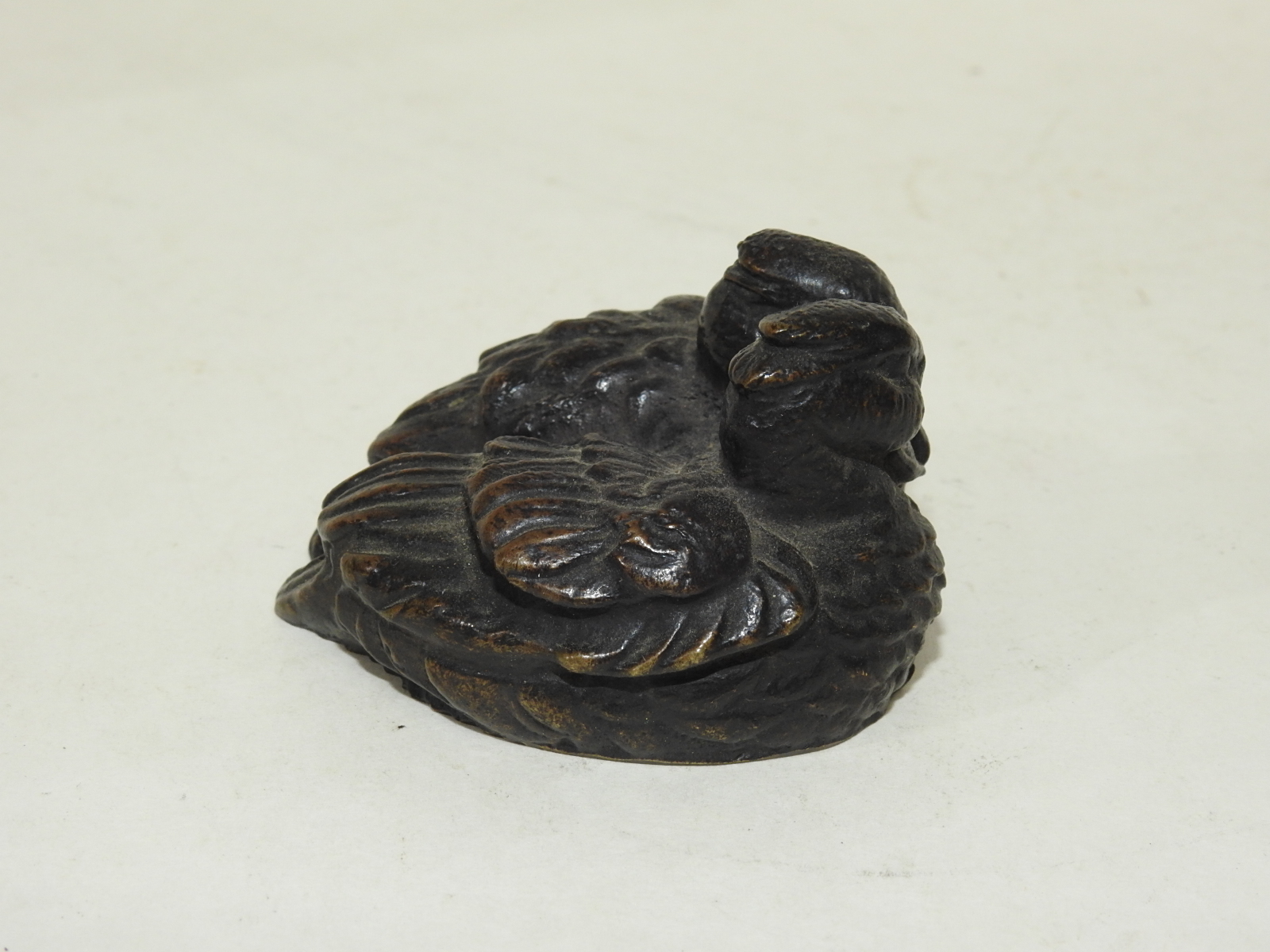 연대좋은 묵직한 청동통으로된 새 조각상