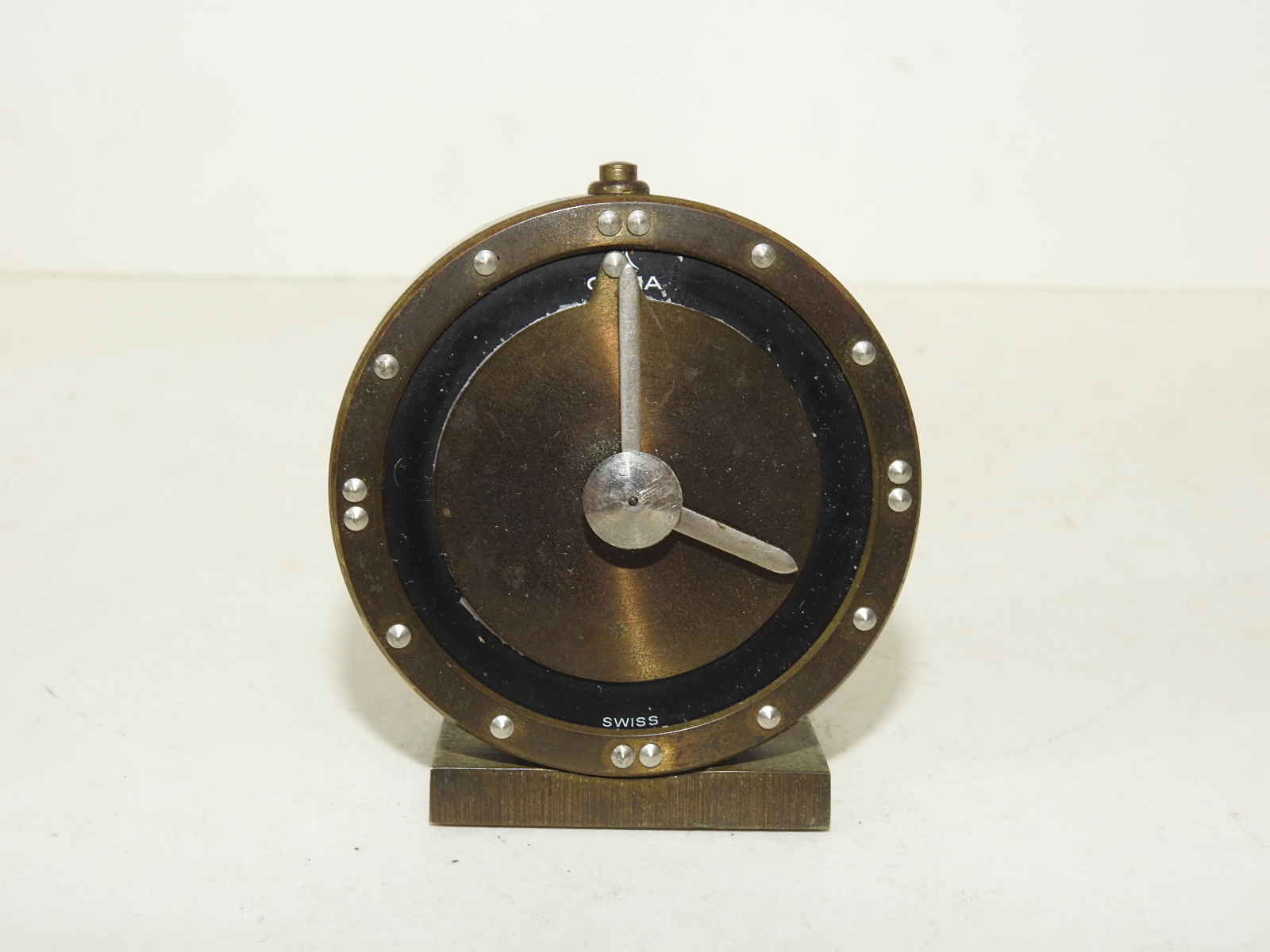 청동으로된 스위스산 테엽시계