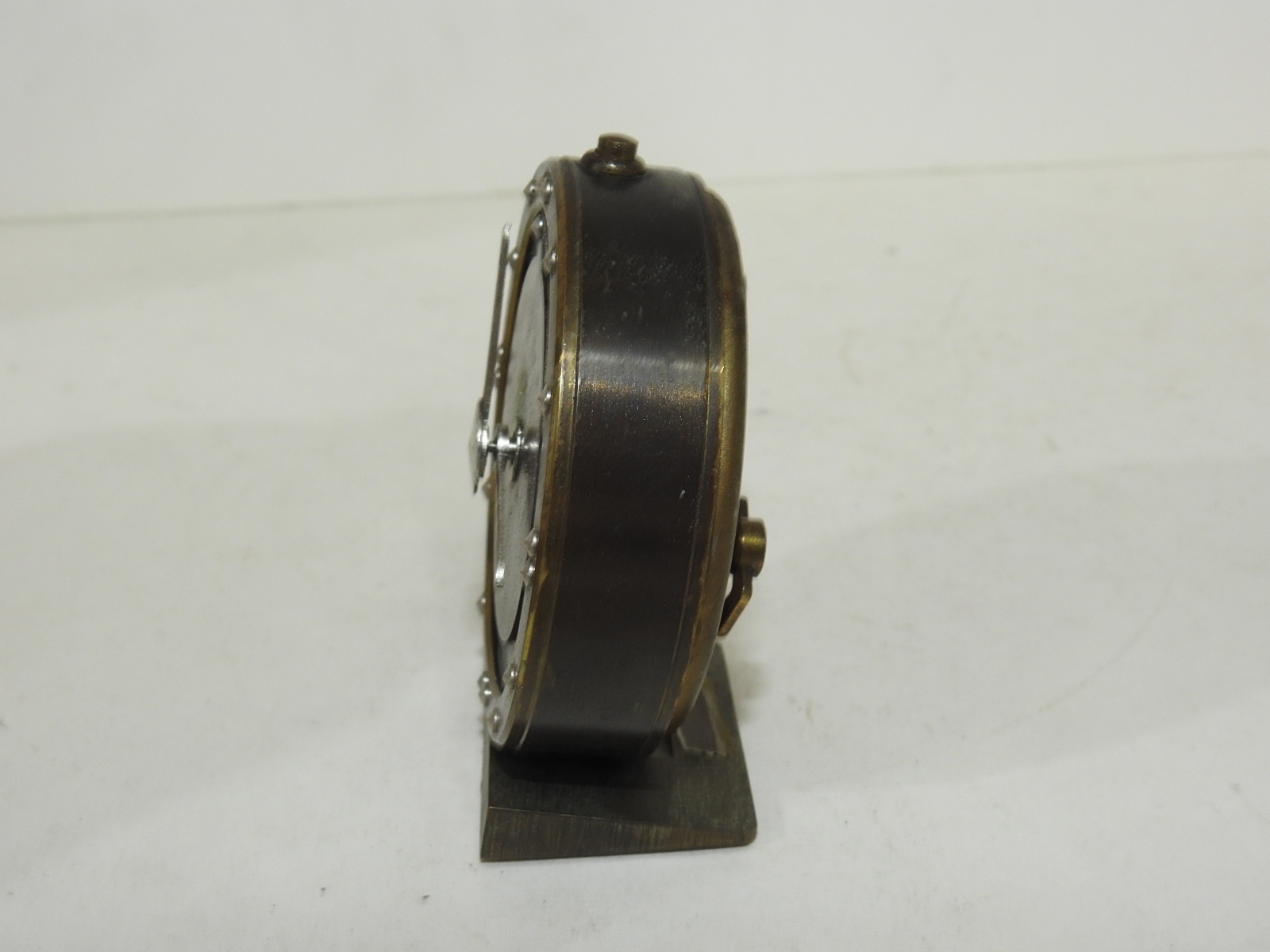 청동으로된 스위스산 테엽시계