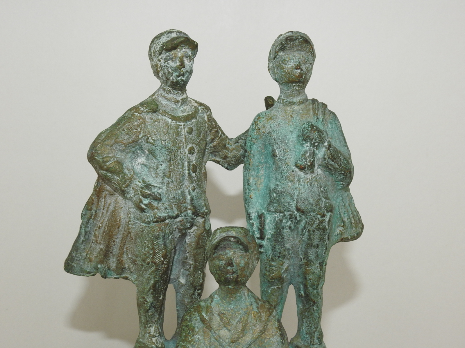 대리석받침에 청동브론즈 인물 조각상