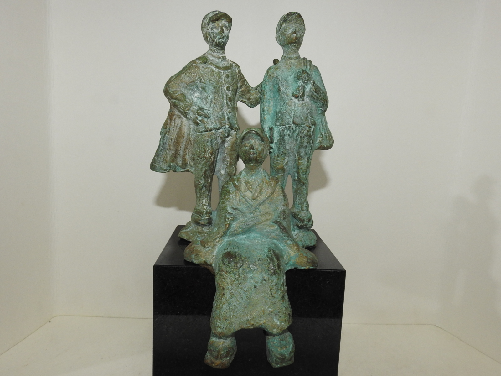 대리석받침에 청동브론즈 인물 조각상