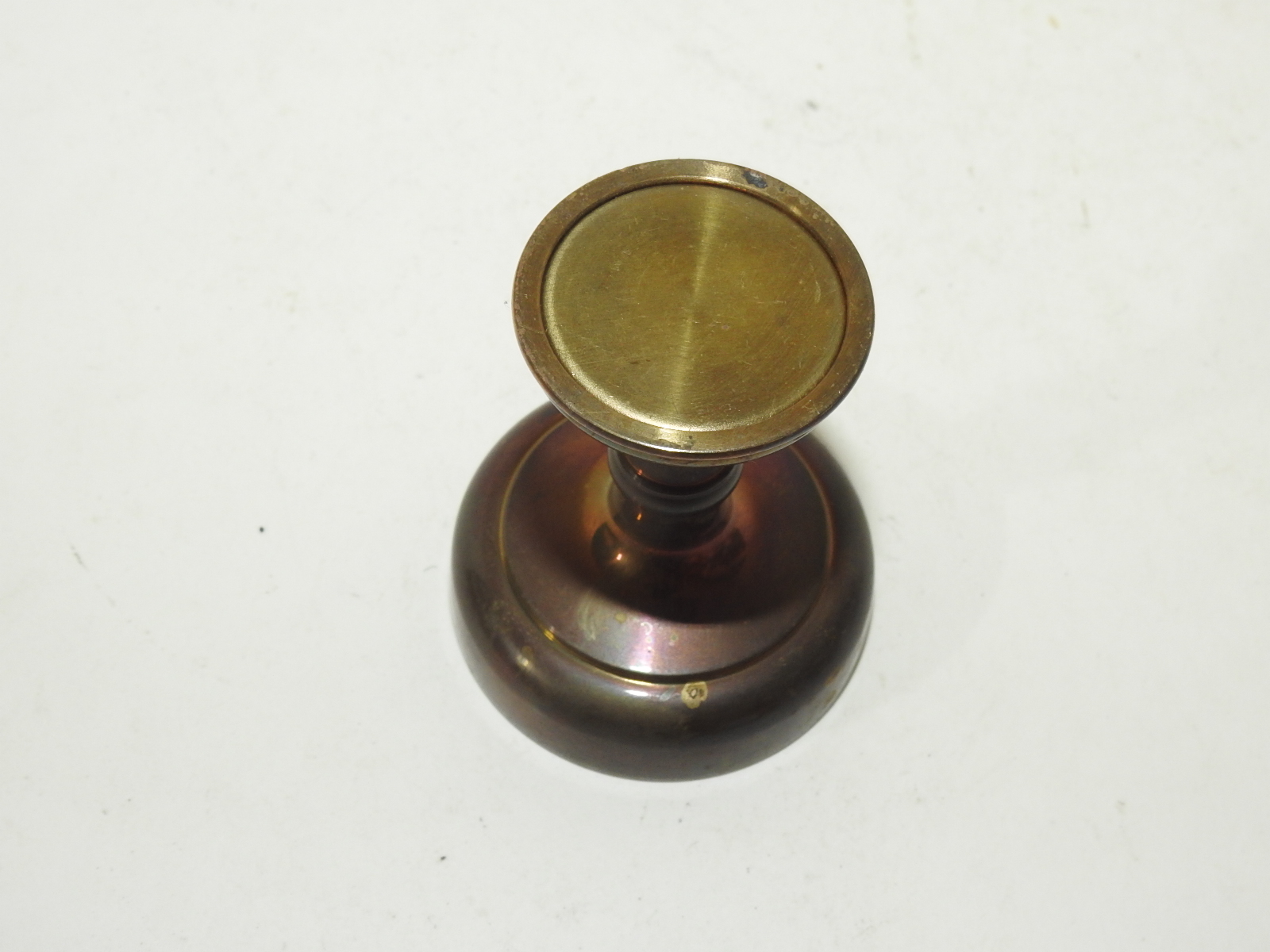 청동으로된 굽다리 향완