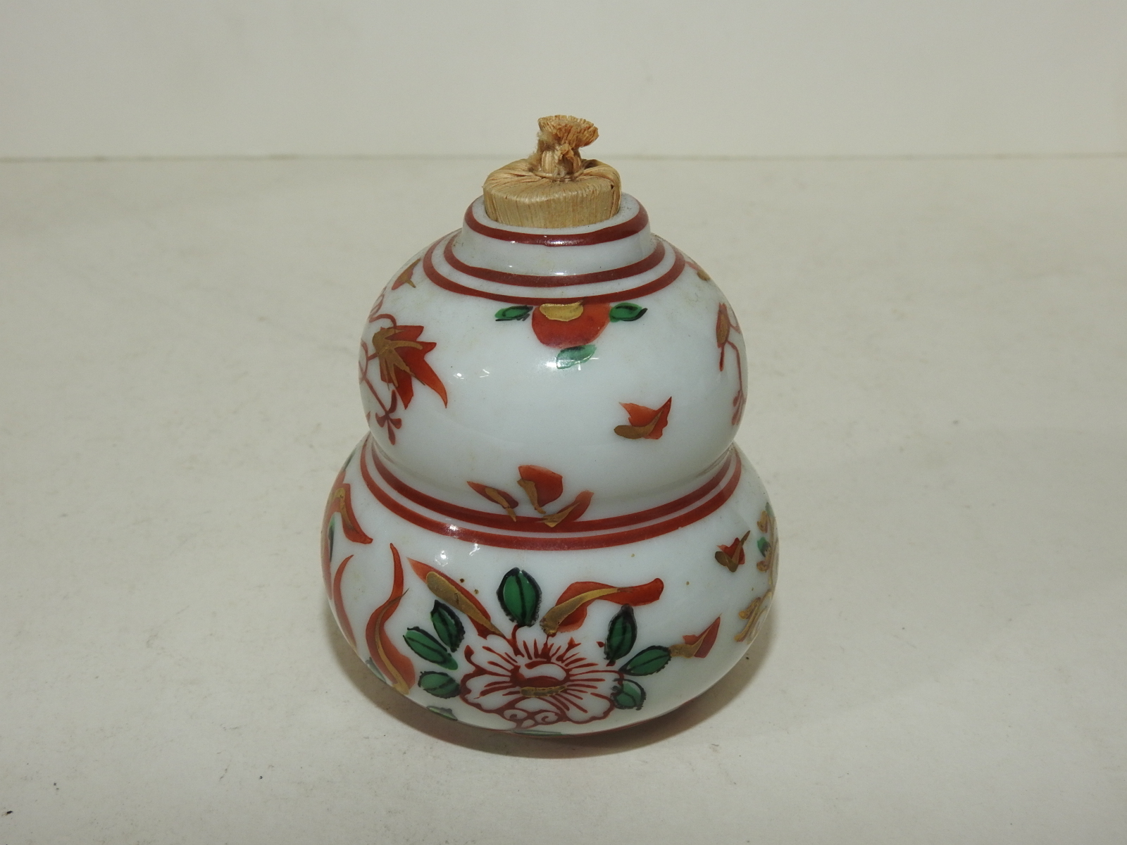 연대가좋은 진사백자화문 로리형 차호