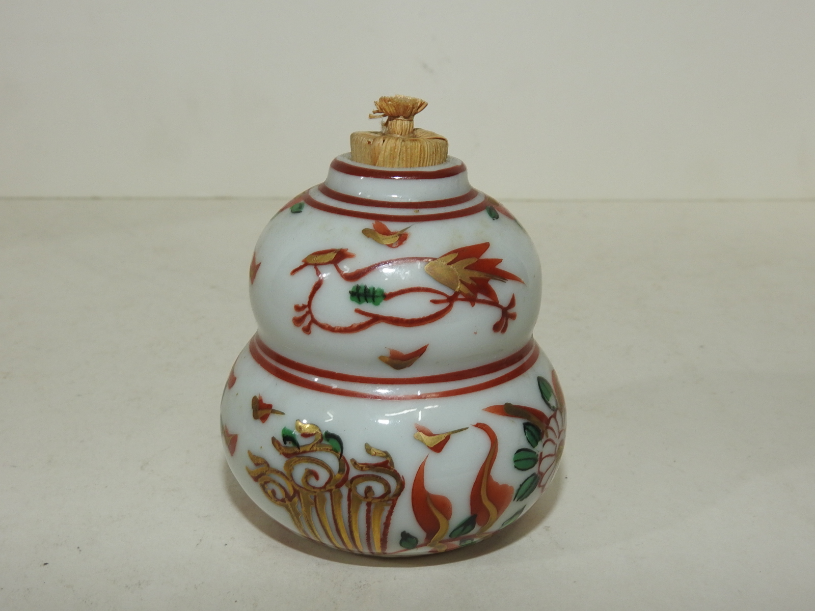 연대가좋은 진사백자화문 로리형 차호