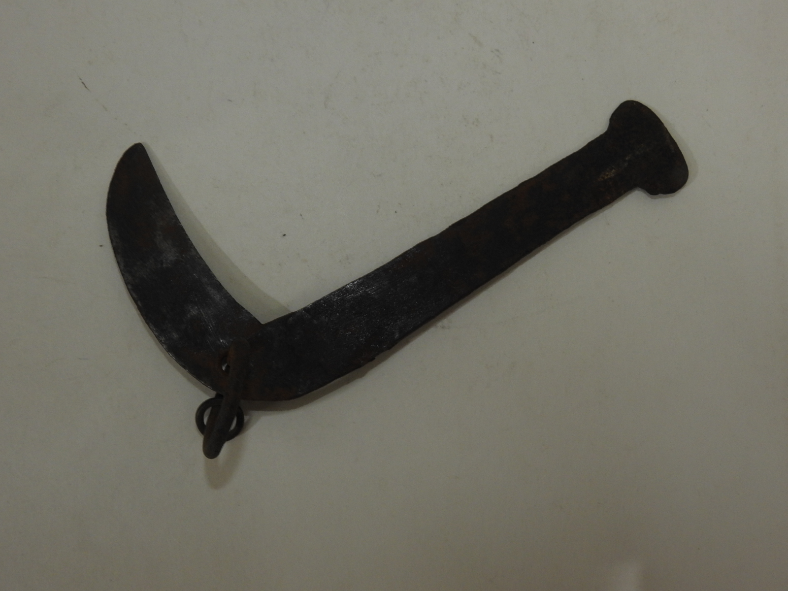 연대가좋은 무쇠로된 낫모양 도구