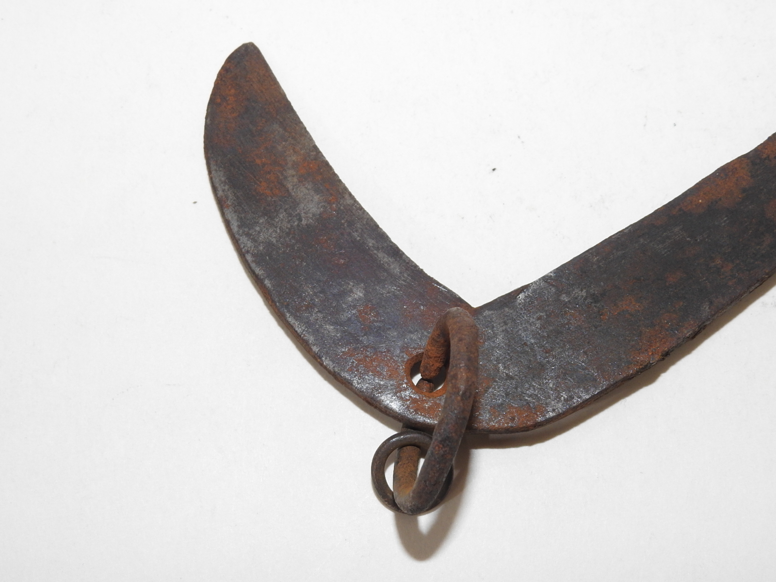 연대가좋은 무쇠로된 낫모양 도구