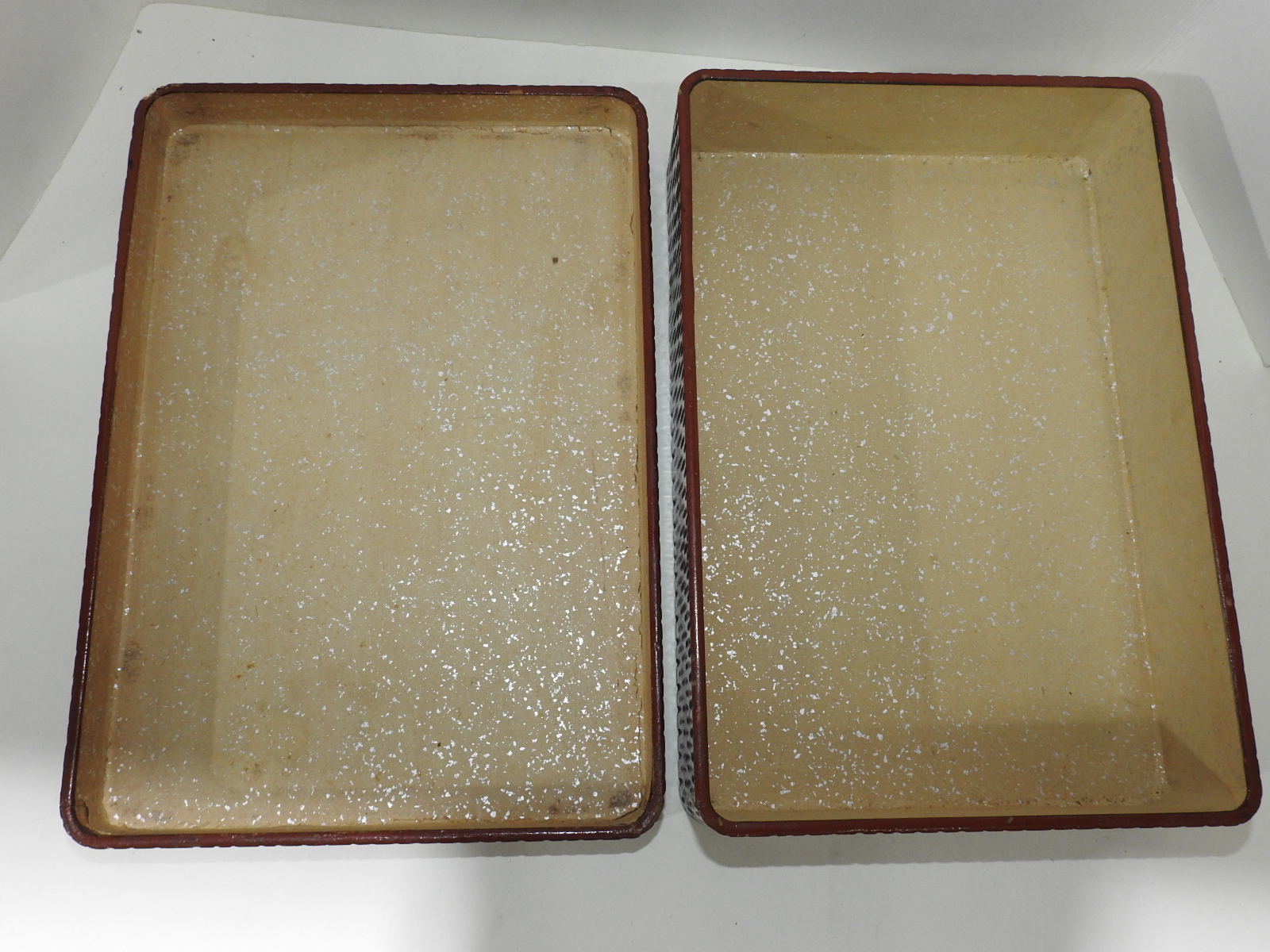 연대가좋은 나무로된 탈이 조각된 함