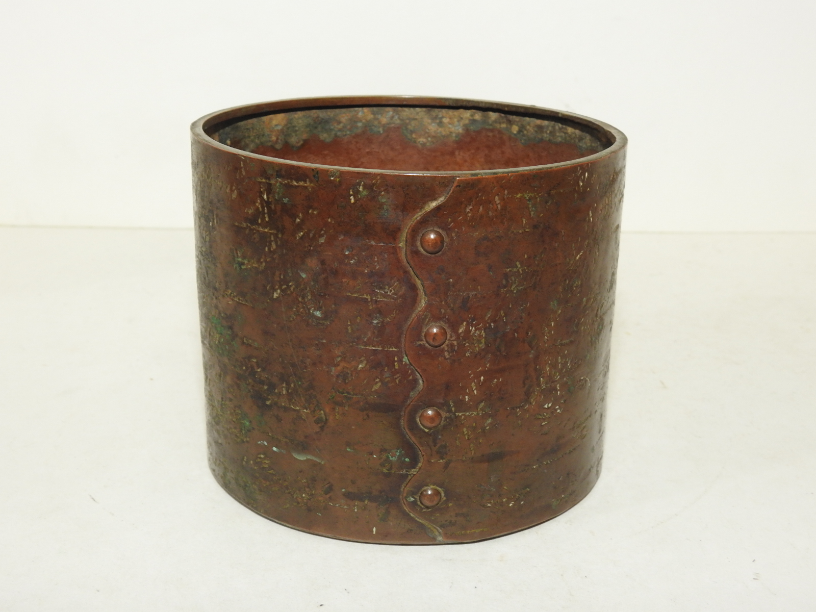 연대가좋은 동으로된 향완