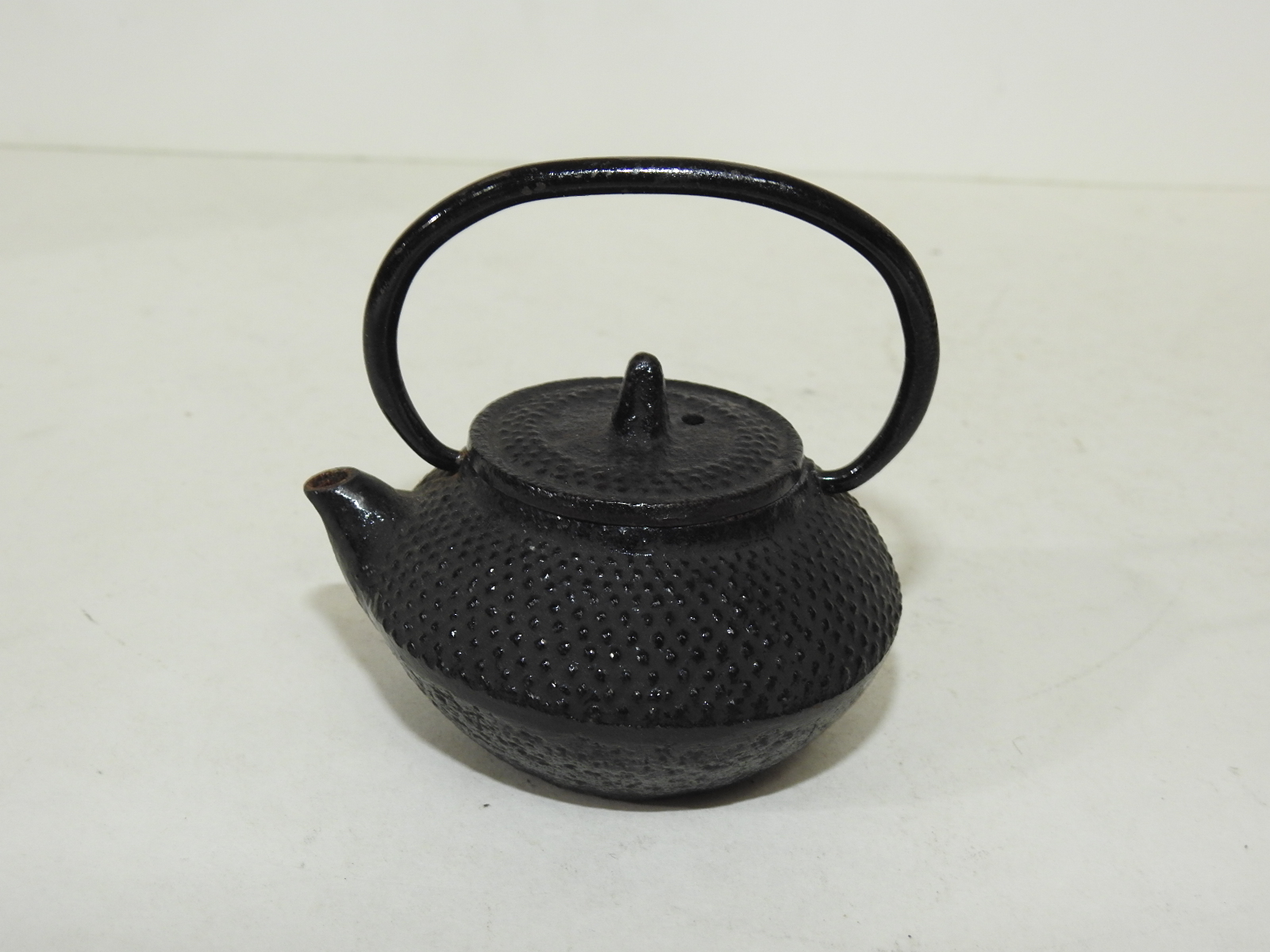 무쇠로된 소형 주자