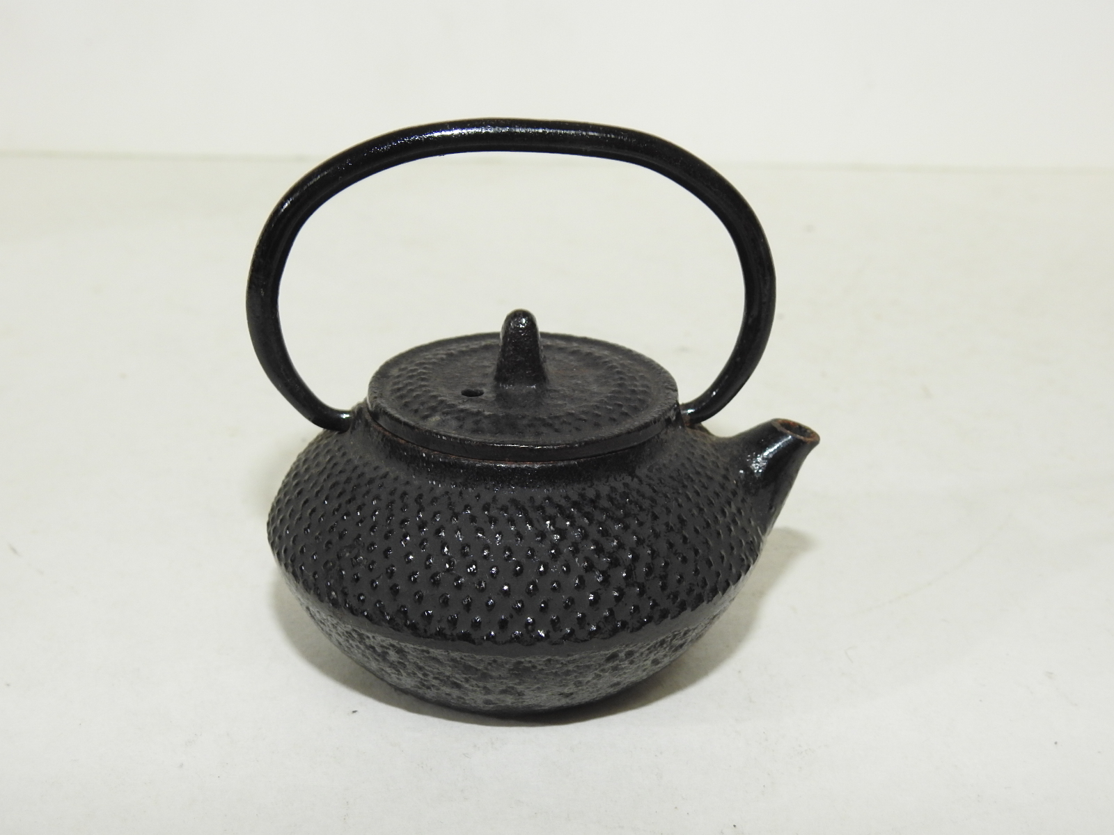 무쇠로된 소형 주자