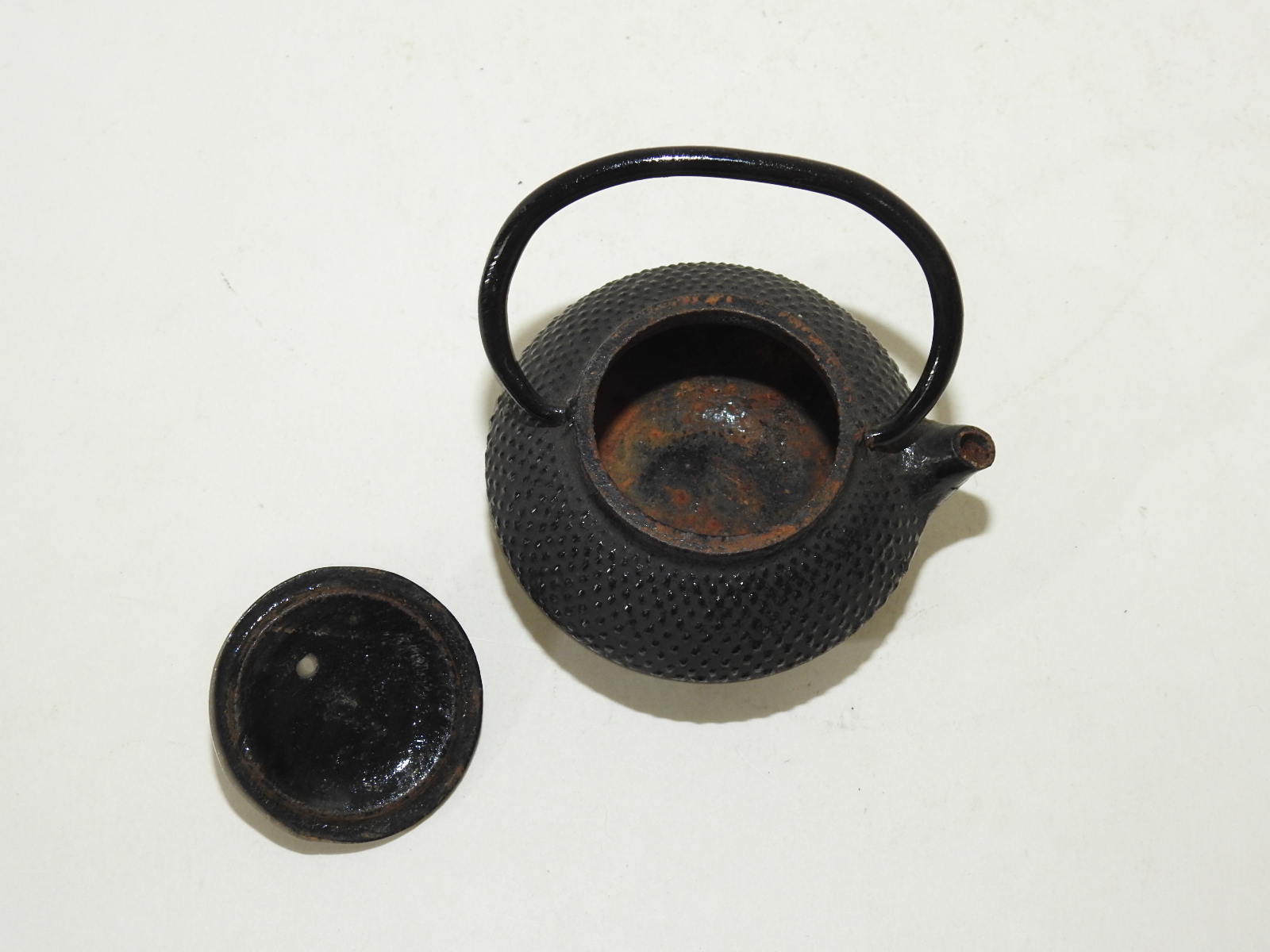 무쇠로된 소형 주자