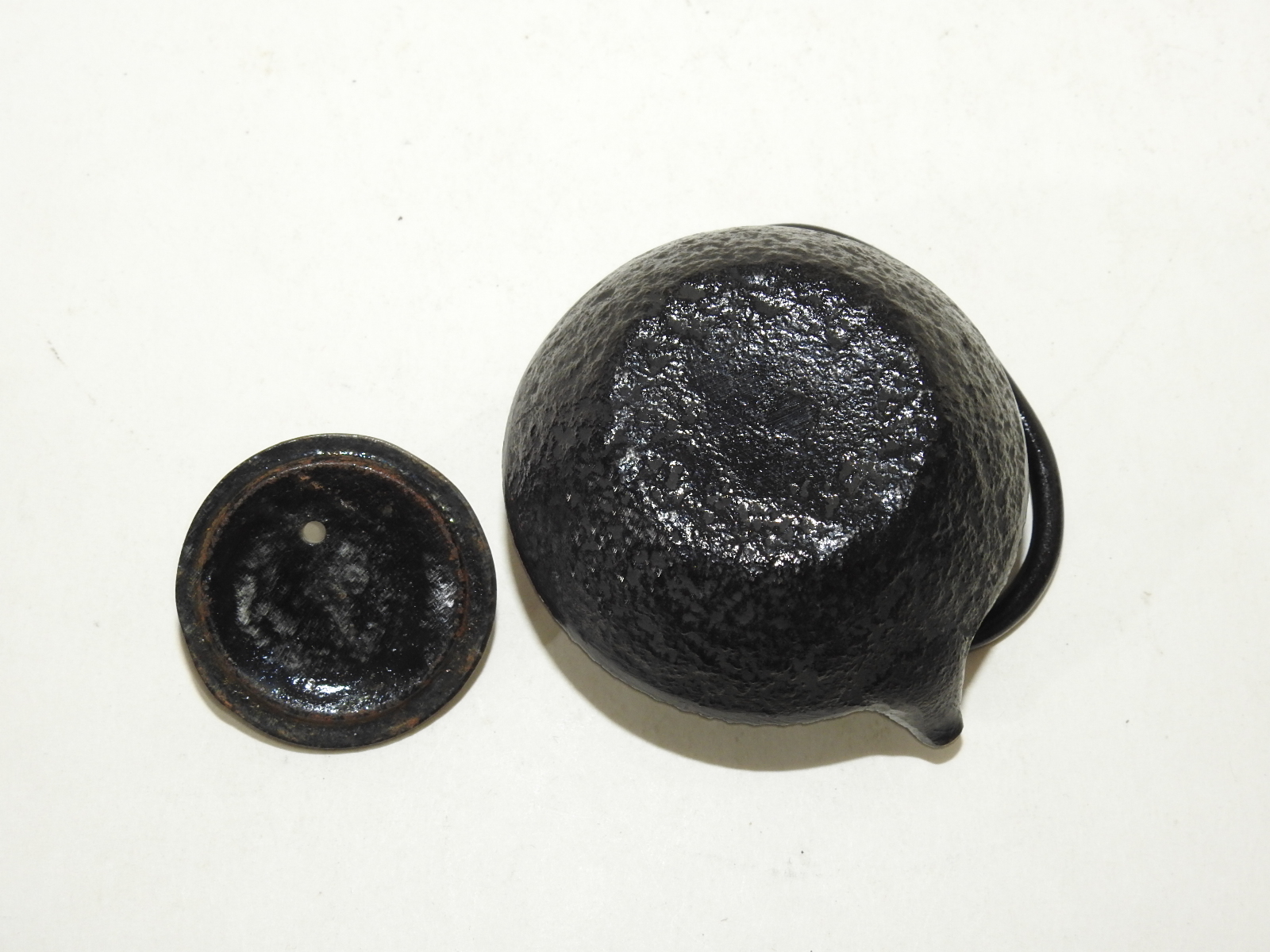 무쇠로된 소형 주자